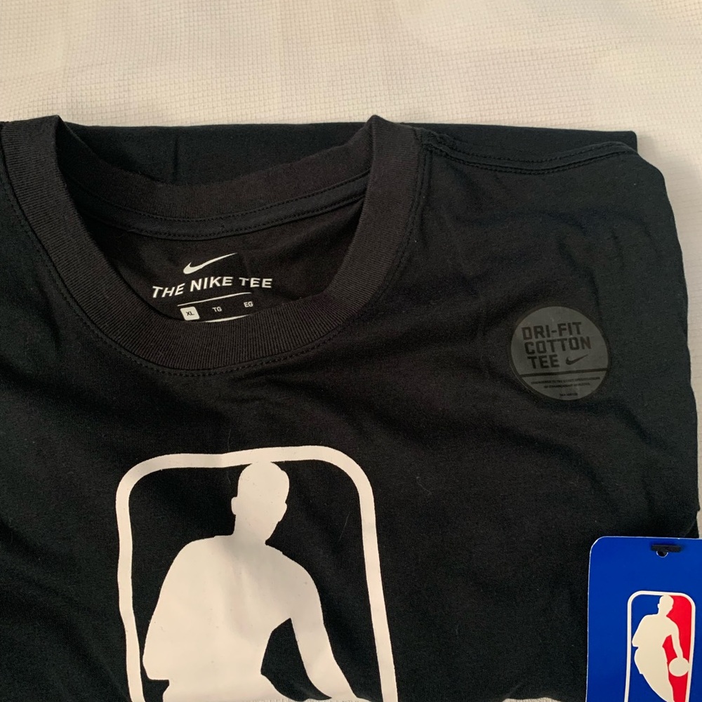 Nike Men's Black and White Graphic Tee